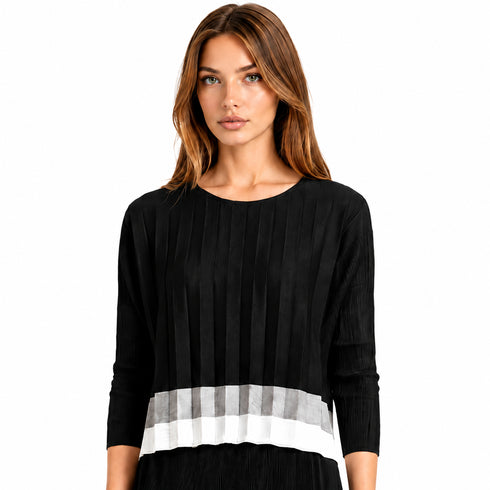 Black Pleated Top with Contrast Hem – Chic Lightweight Blouse for Work & City Style